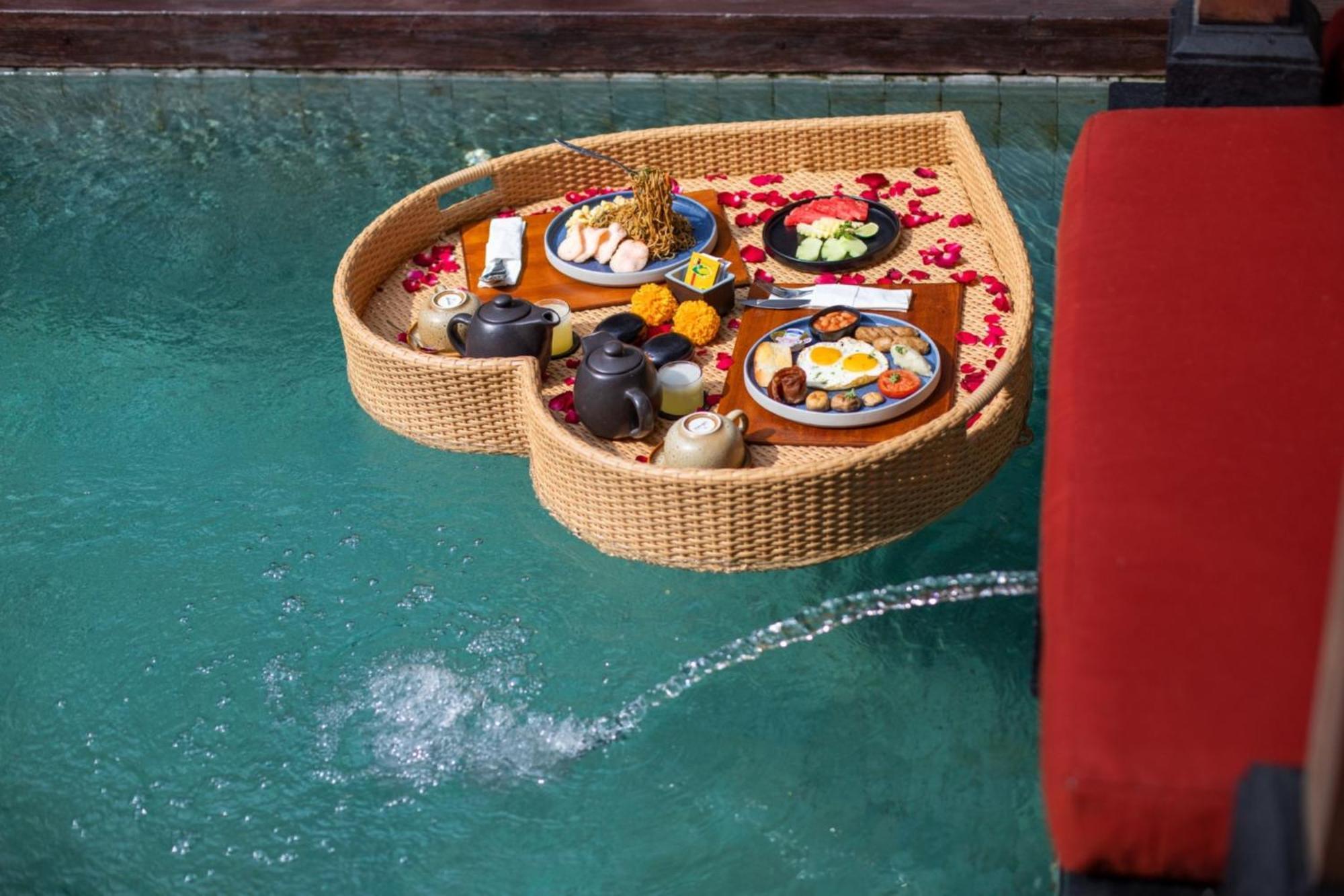Nyanyi Sanctuary Villa By Ini Vie Hospitality ทานาล็อต ภายนอก รูปภาพ
