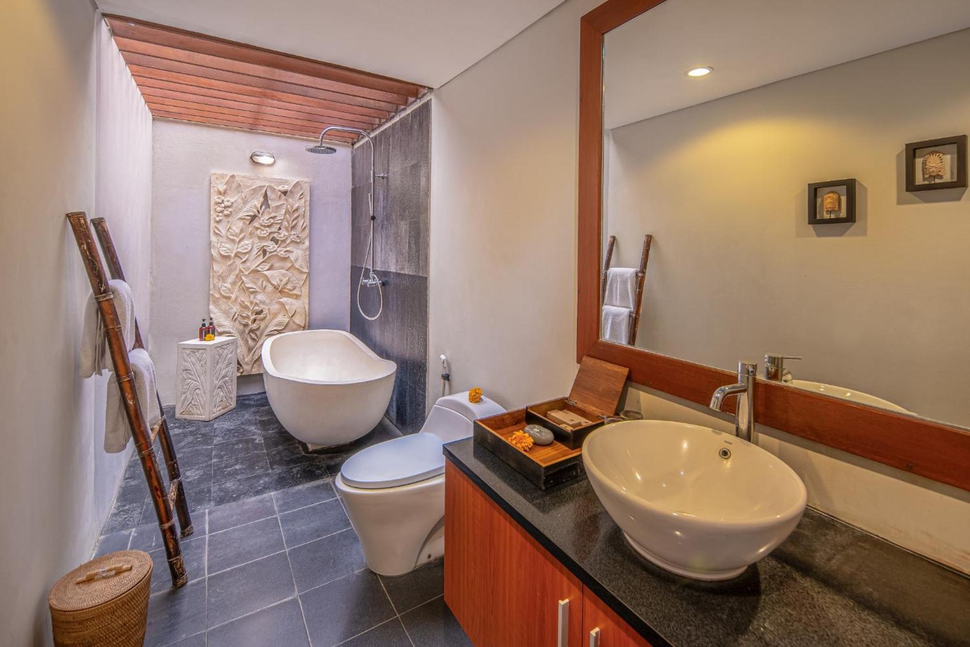 Nyanyi Sanctuary Villa By Ini Vie Hospitality ทานาล็อต ภายนอก รูปภาพ
