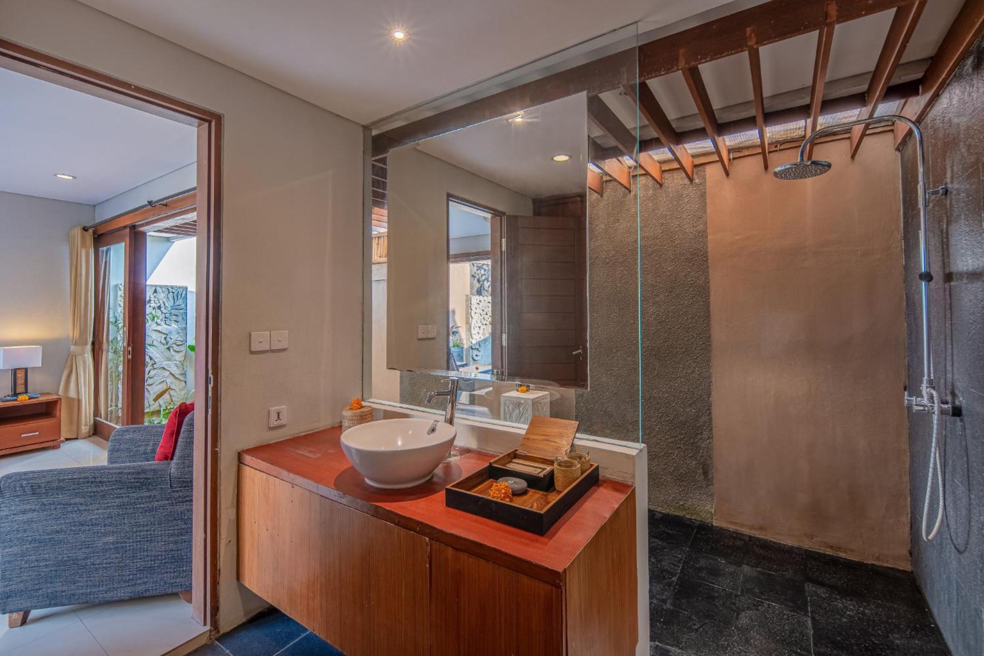 Nyanyi Sanctuary Villa By Ini Vie Hospitality ทานาล็อต ภายนอก รูปภาพ
