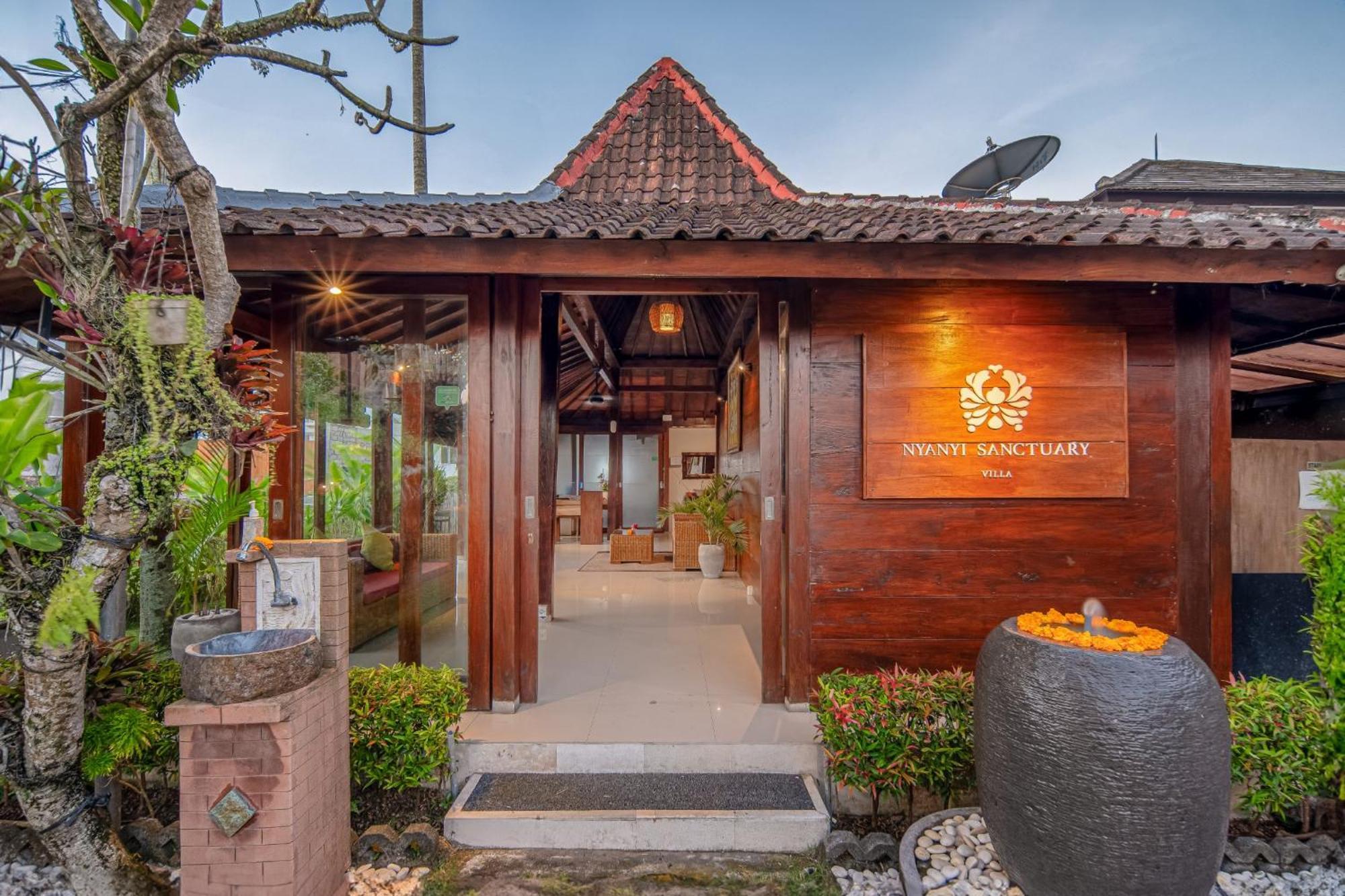 Nyanyi Sanctuary Villa By Ini Vie Hospitality ทานาล็อต ภายนอก รูปภาพ